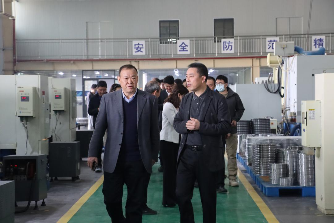 北京航空航天大學(xué)發(fā)動(dòng)機(jī)研究院教授蒞臨博盈軸承考察交流